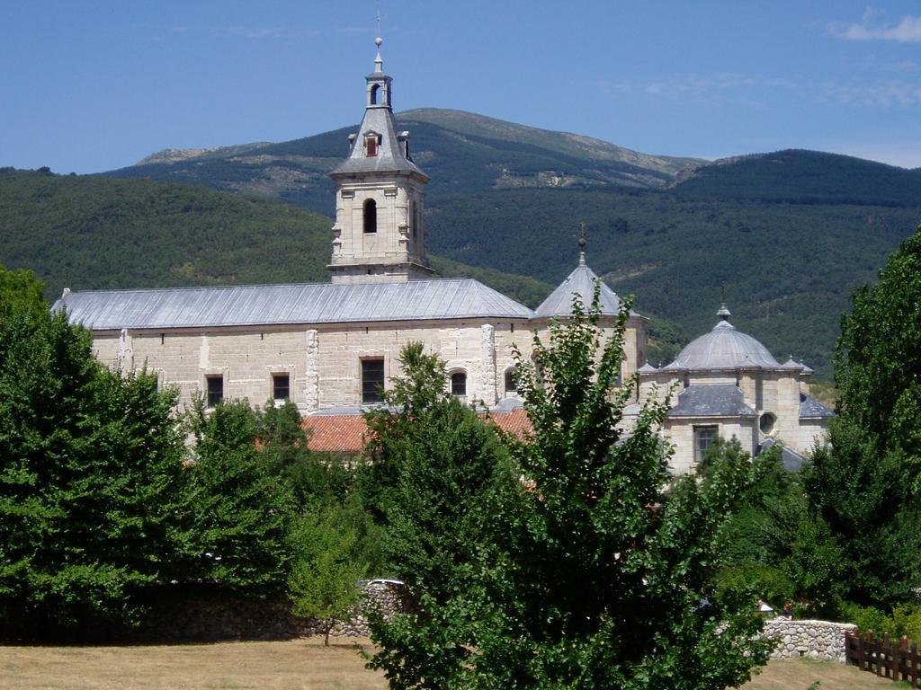 Hotel Rural El Valle Rascafria Exterior photo